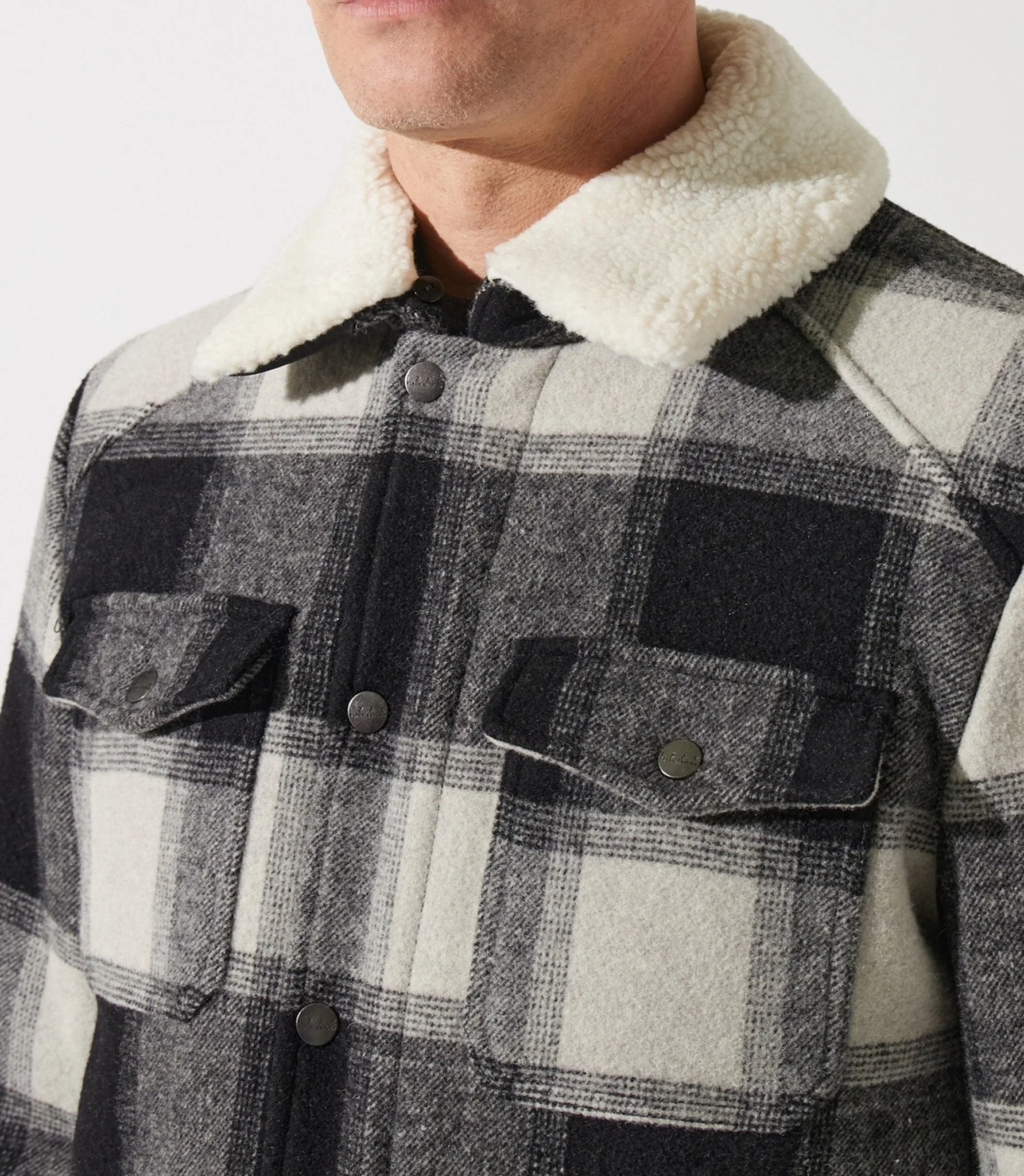 Blouson matelasse en carreaux noir et blanc MAUSTINO – Image 2