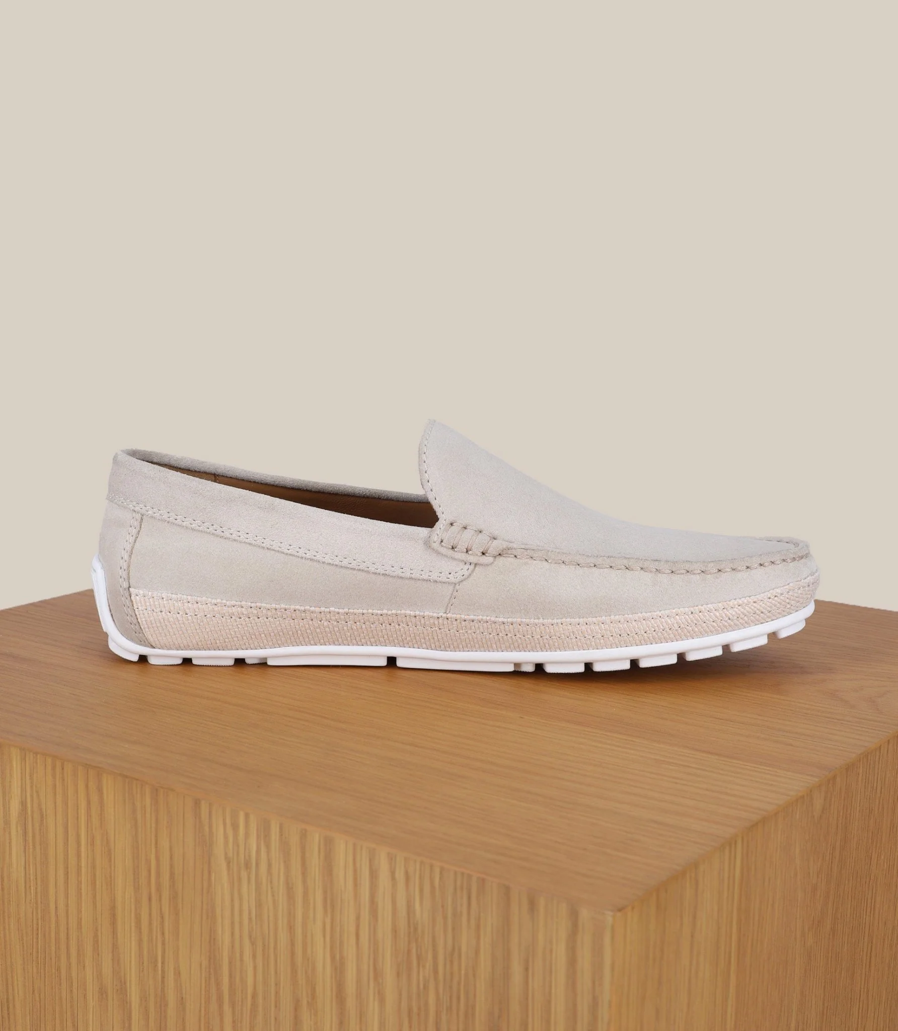 Mocassin en daim ecru – Image 2