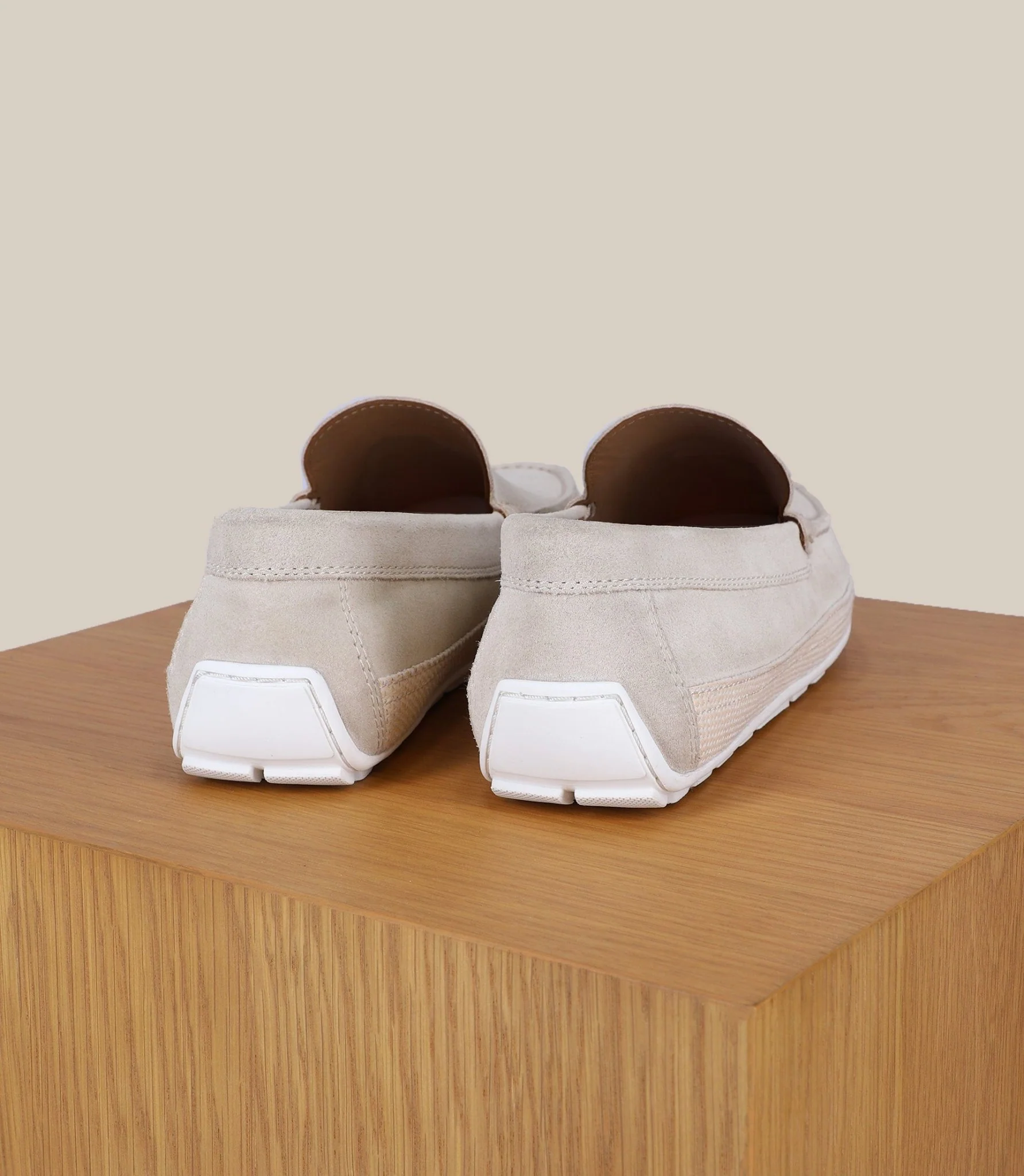 Mocassin en daim ecru – Image 3