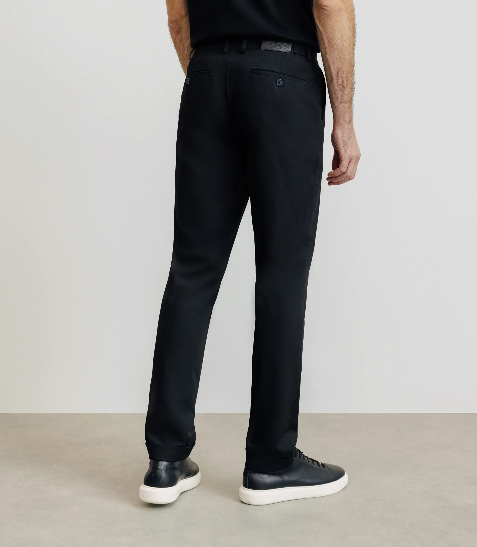 Pantalon élastiqué noir – Image 4