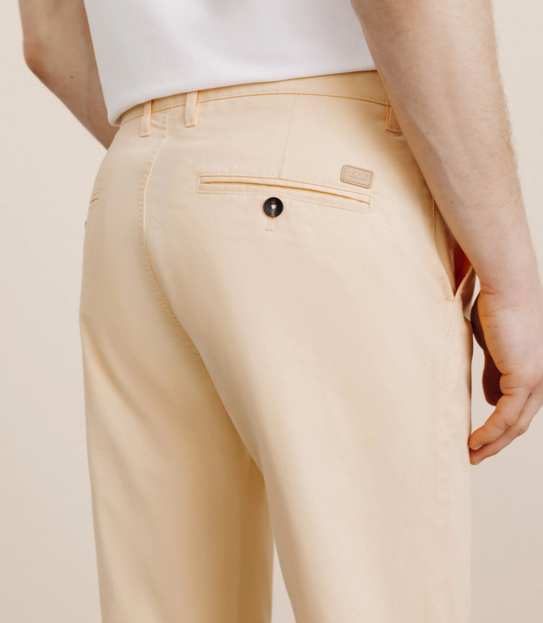 Pantalon en coton stretch pêche – Image 3