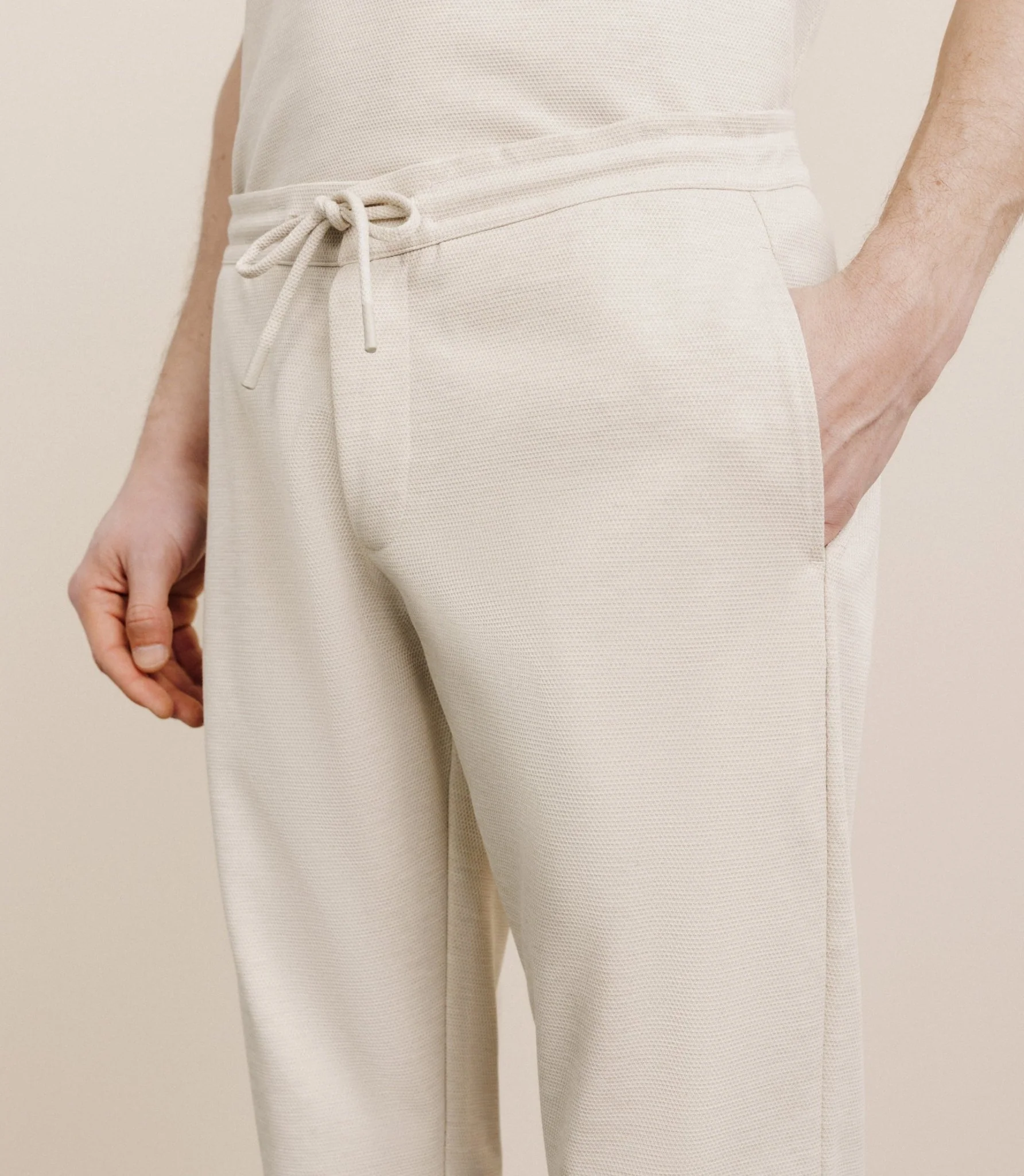 Pantalon élastiqué beige – Image 2
