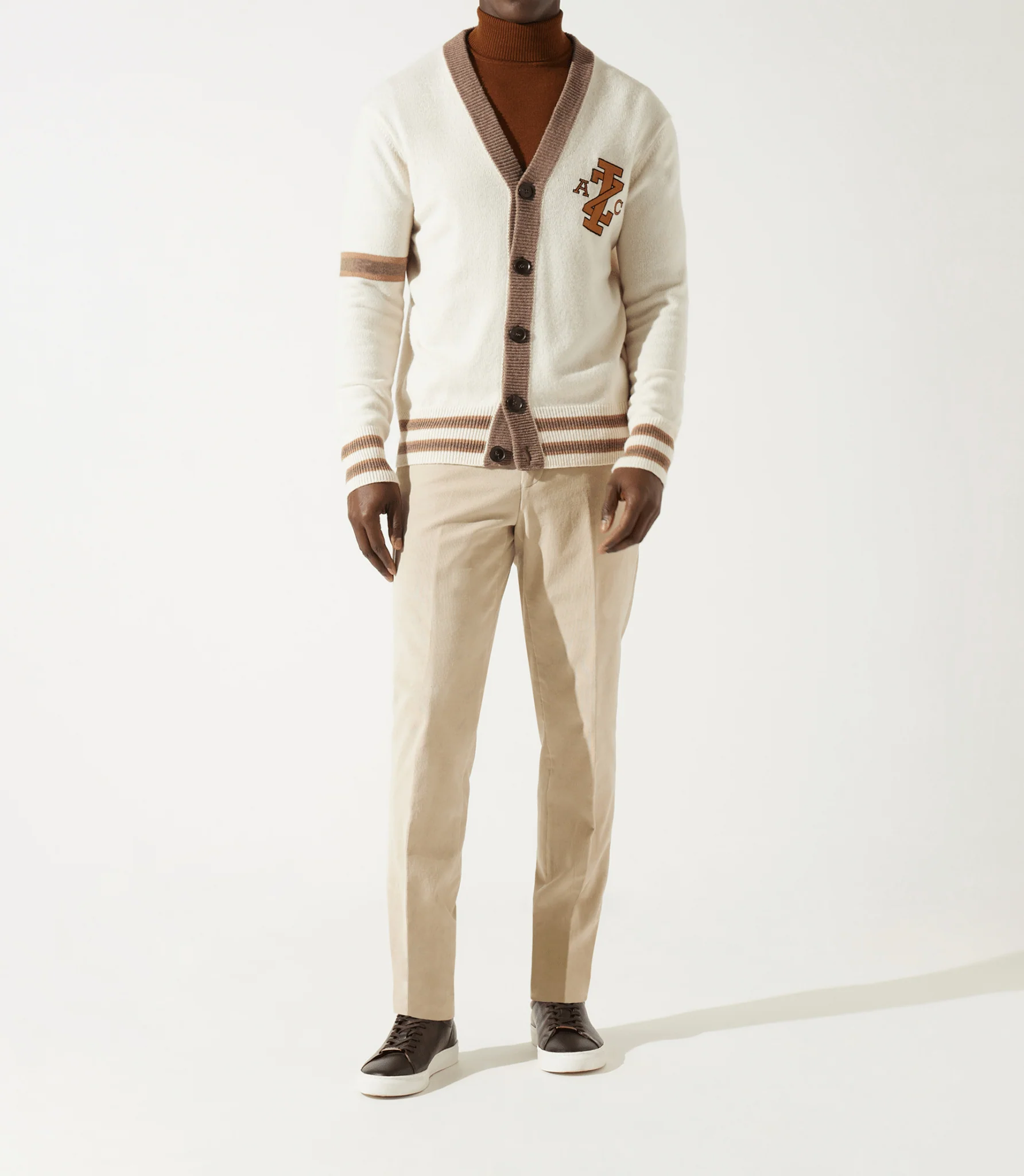 Gilet boutonné brodé écru