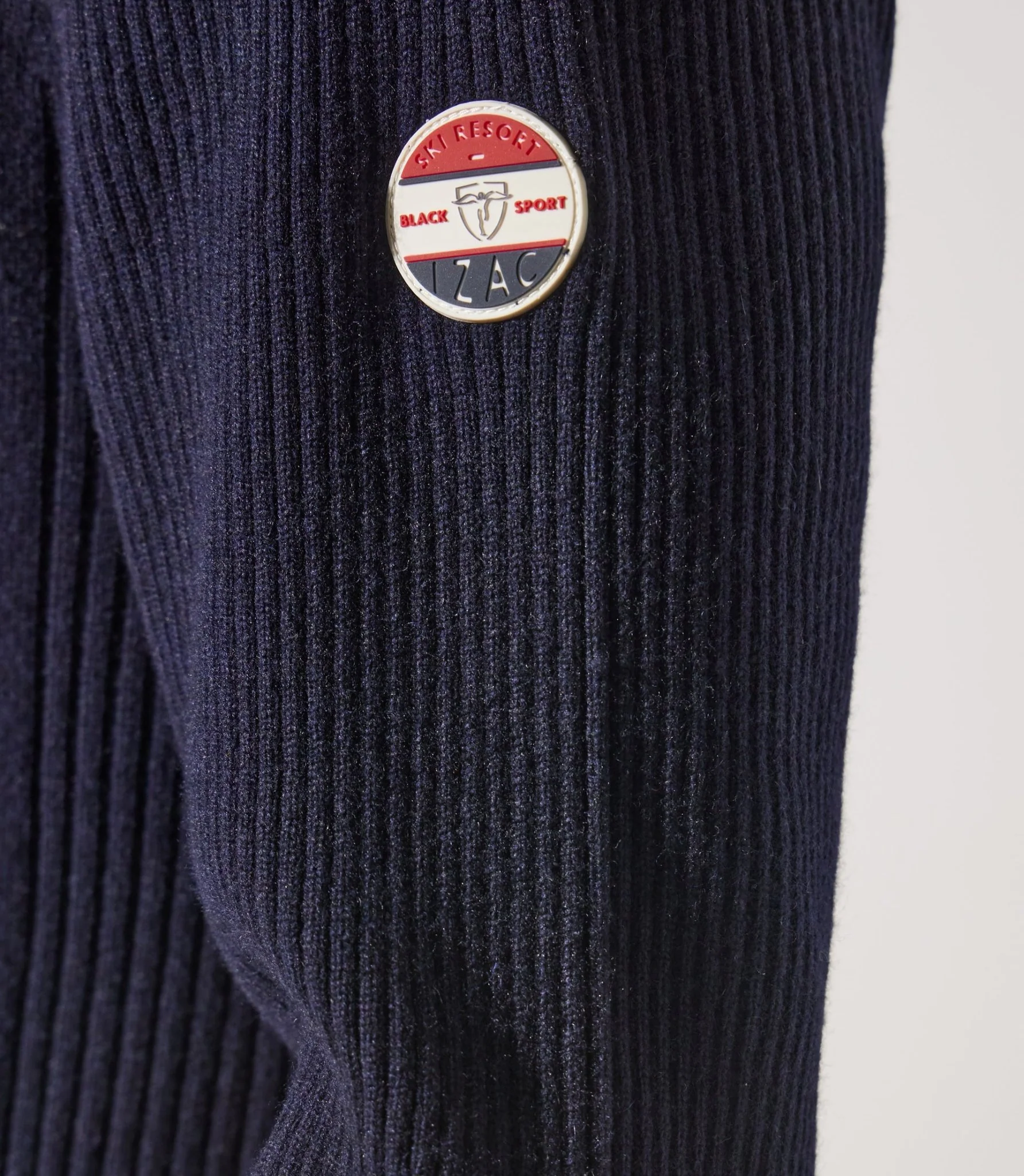 Pull col roulé sport marine – Image 4