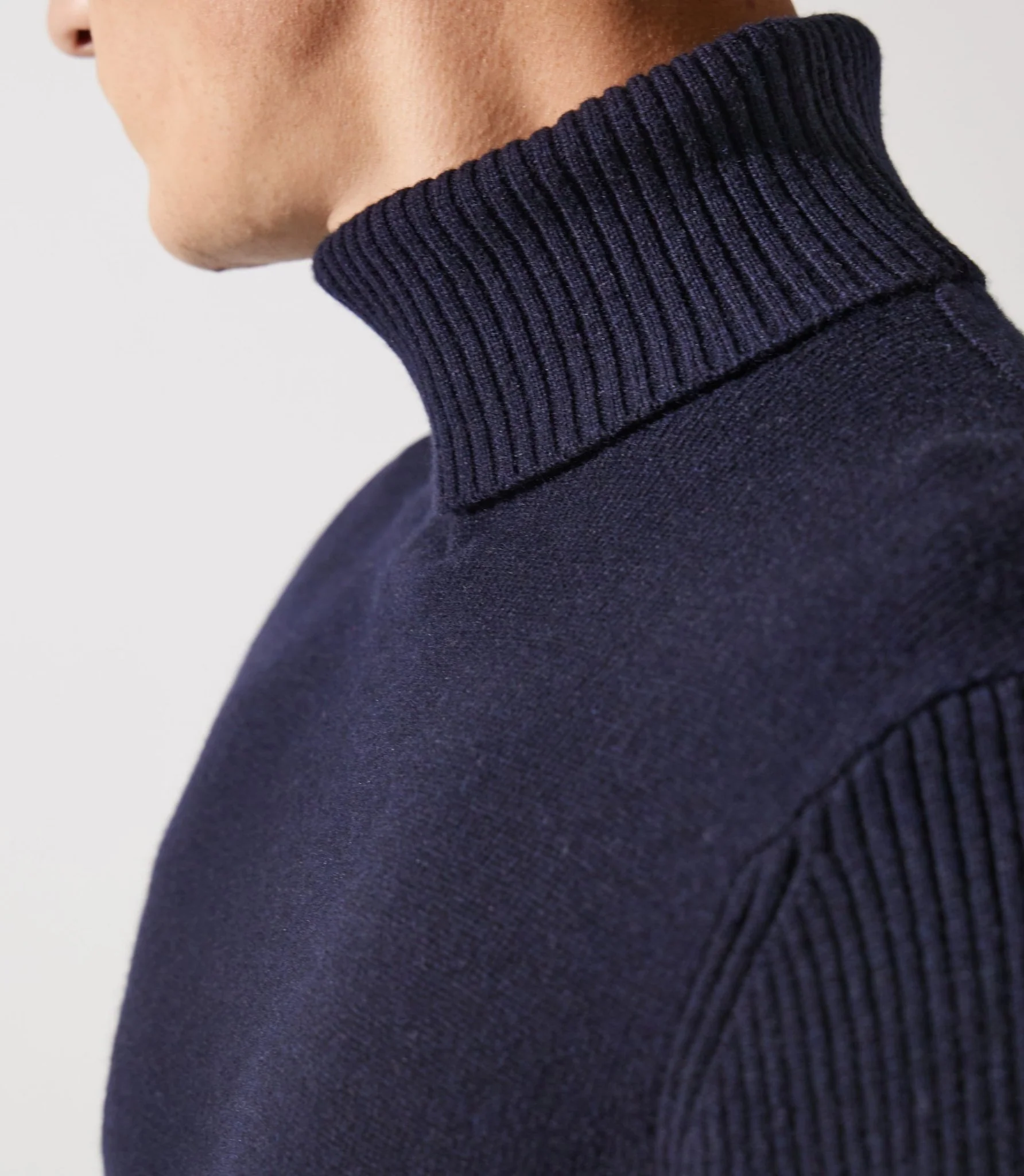 Pull col roulé sport marine – Image 5