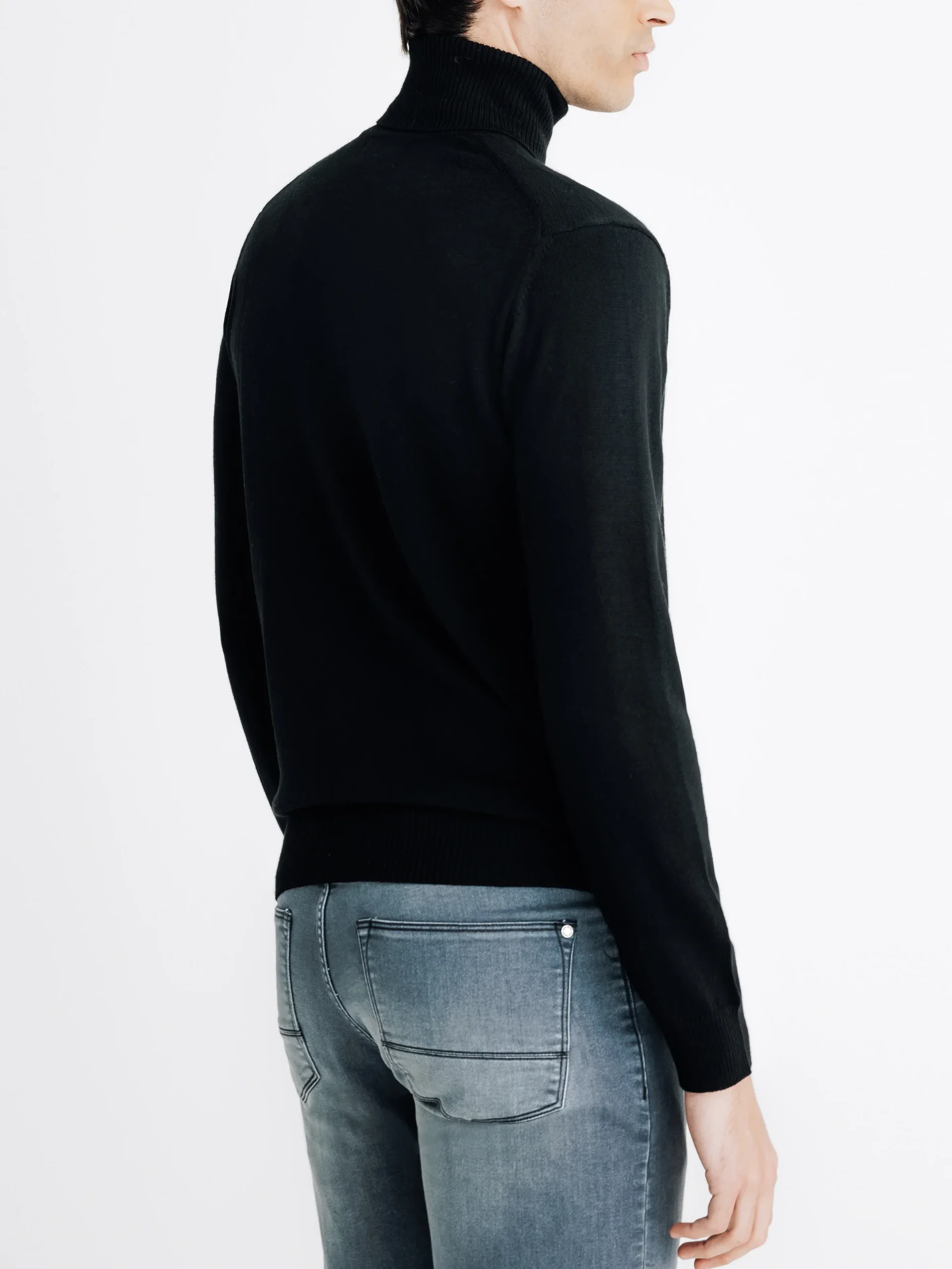 Pull col roulé noir – Image 4