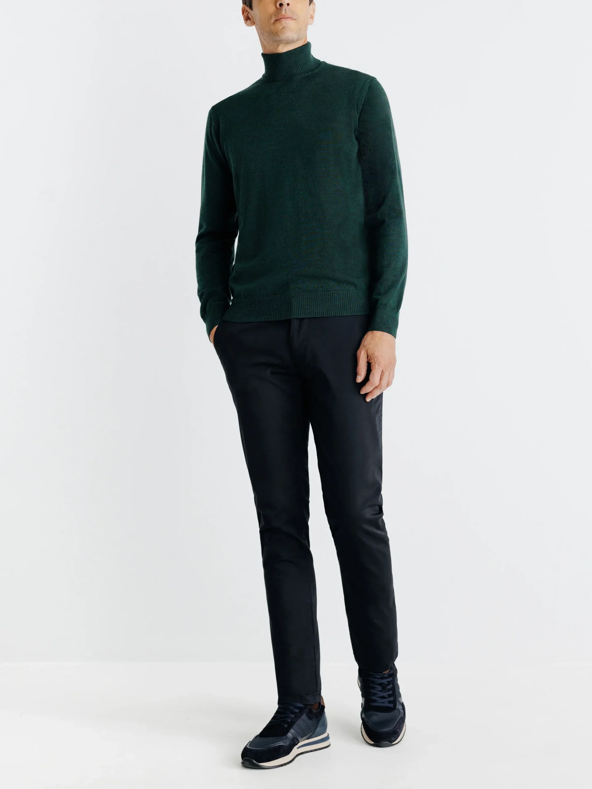 Pull col roulé vert fonce – Image 3