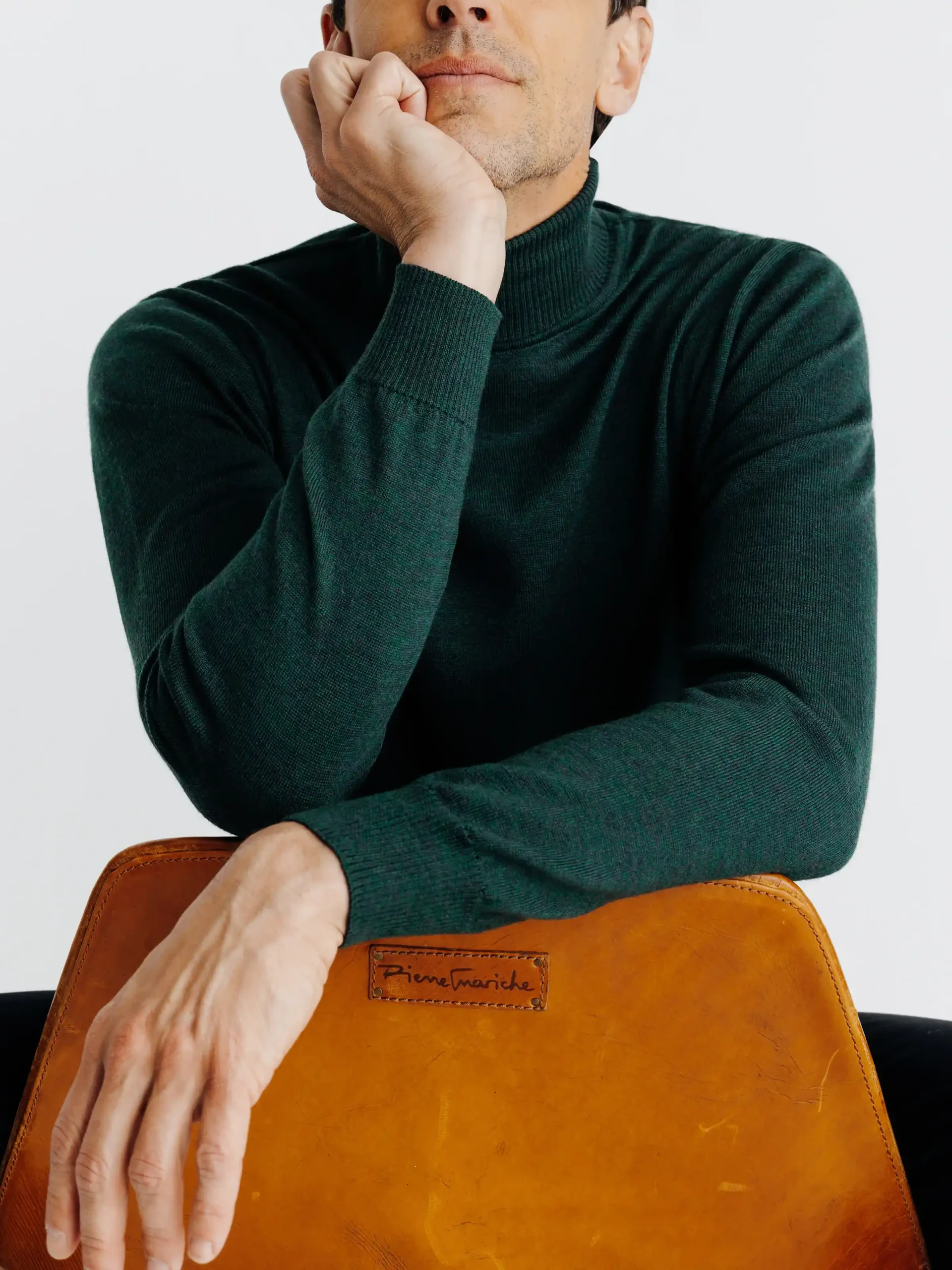 Pull col roulé vert fonce – Image 2