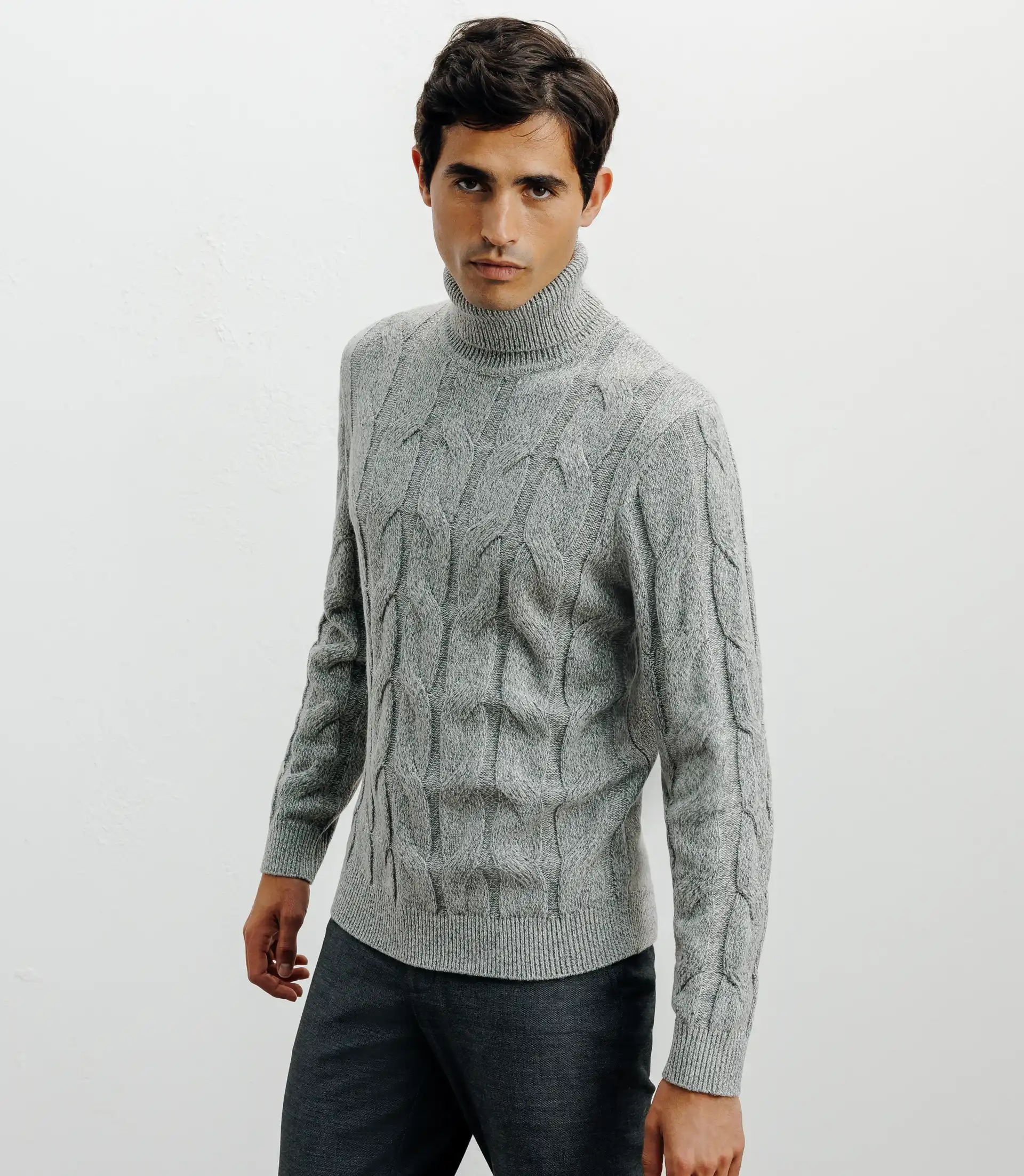 Pull col roulé torsadé gris chiné