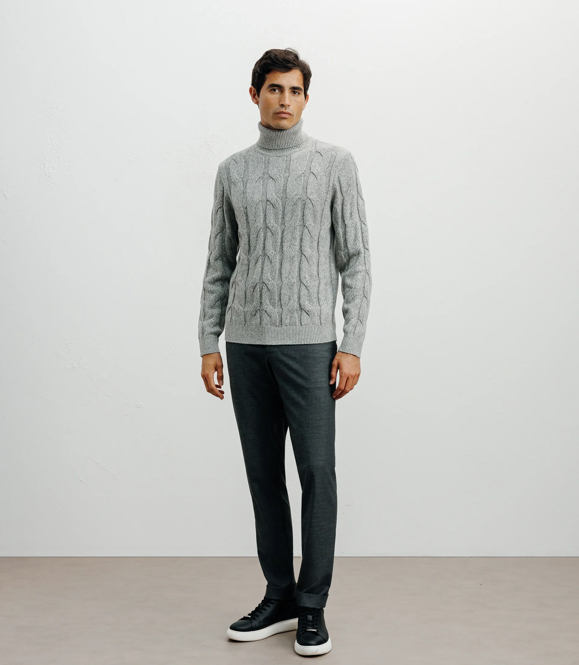 Pull col roulé torsadé gris chiné – Image 3