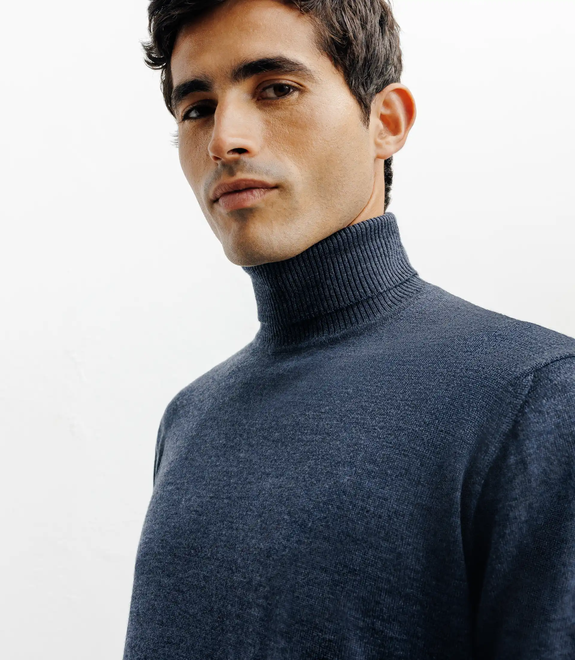 Pull col roulé indigo – Image 2